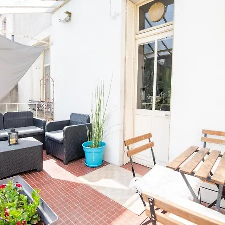 ゲストハウス A Corner Of Paradise